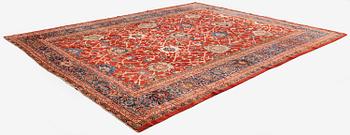 An antique Ziegler carpet, Sultanabad area. c. 401 x 337.5 cm.