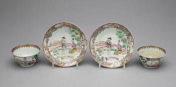 TEKOPPAR med FAT, ett par, porslin, Chien-Lung, Kina 1700-tal.