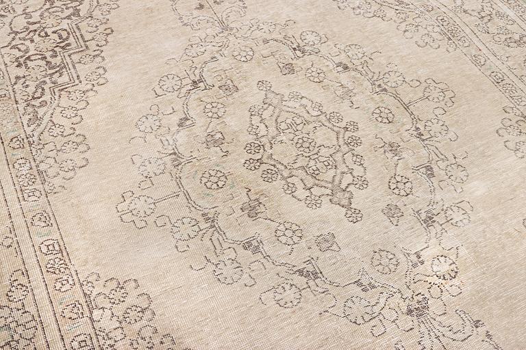 Matta, orientalisk vintage design, ca. 293 x 193 cm.