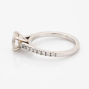 Round brilliant-cut diamond ring, De Beers, with GIA-certificate.