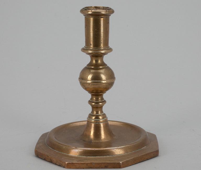 LJUSSTAKE, mässing, barock, tidigt 1700-tal.