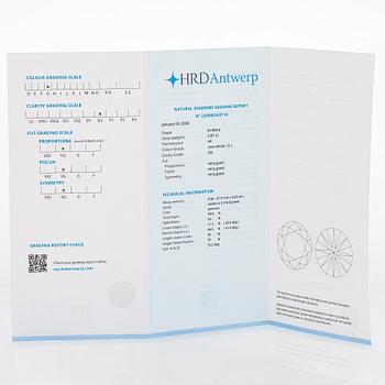 Sormus, platinaa ja briljanttihiottu timantti.