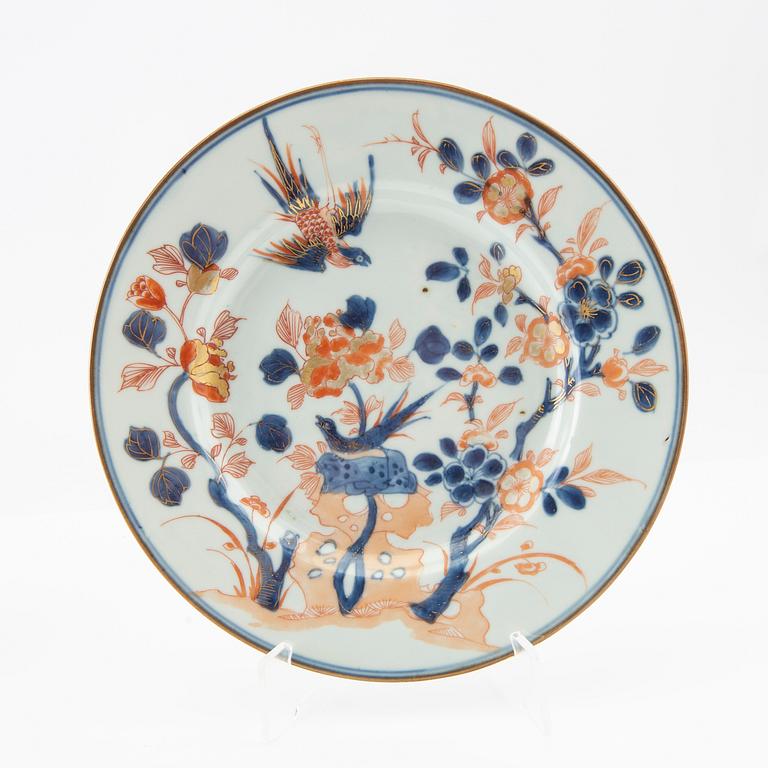 Plates, 2 pieces from the Qing Dynasty and Kangxi period (1662-1722) porcelain.