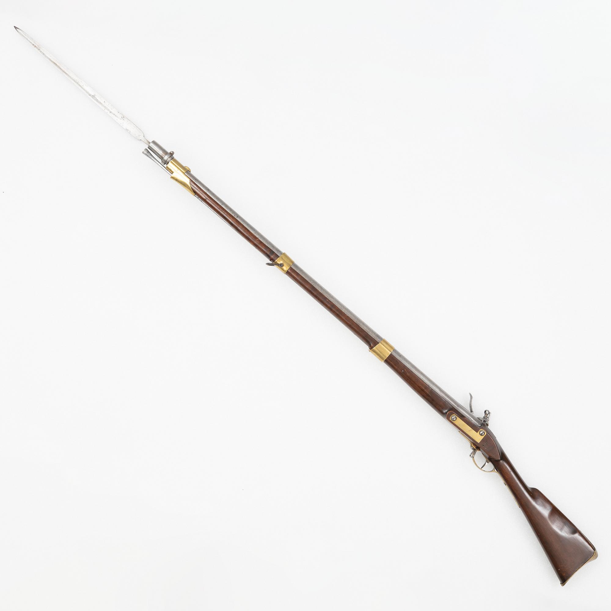 Flintlåsgevär svenskt, m/1815 med bajonett.
