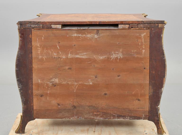 BYRÅ. Rokoko, Danmark 1700-talets mitt.