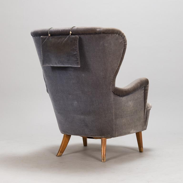 A 1950's armchair.