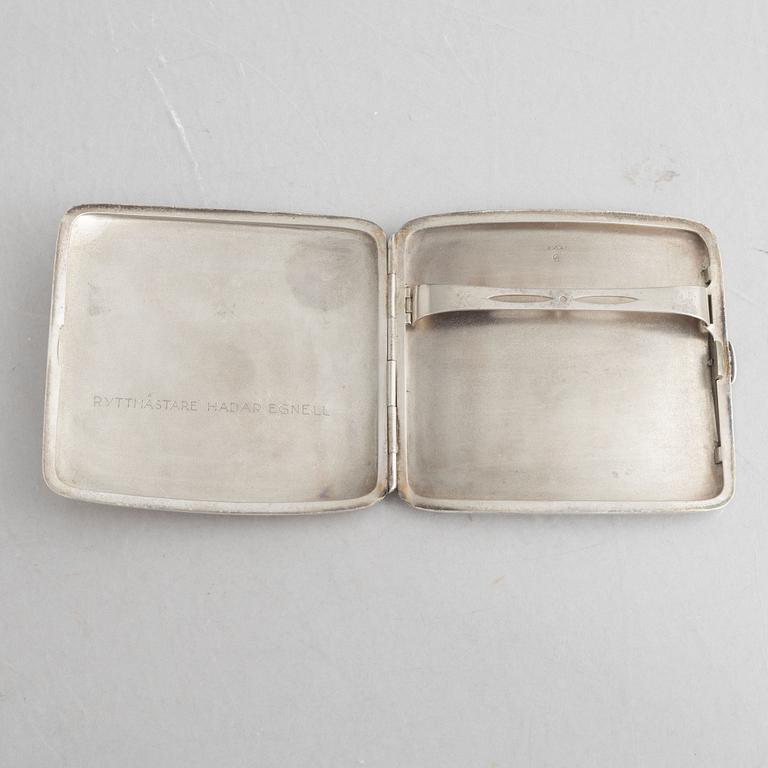 Etui, silver, Japan, 1900-talets första del. Vikt 112 gram.