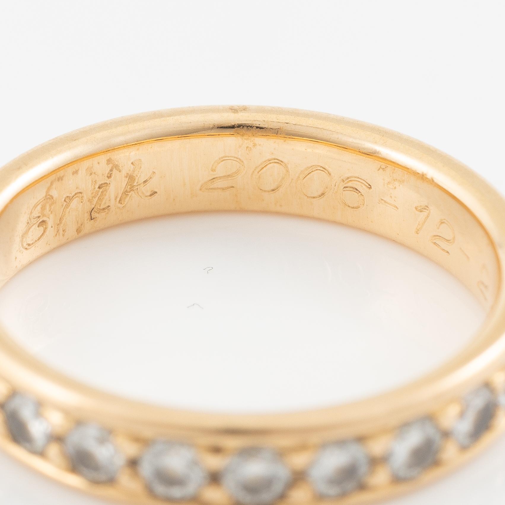 Ring, half eternity, gold with brilliant-cut diamonds.