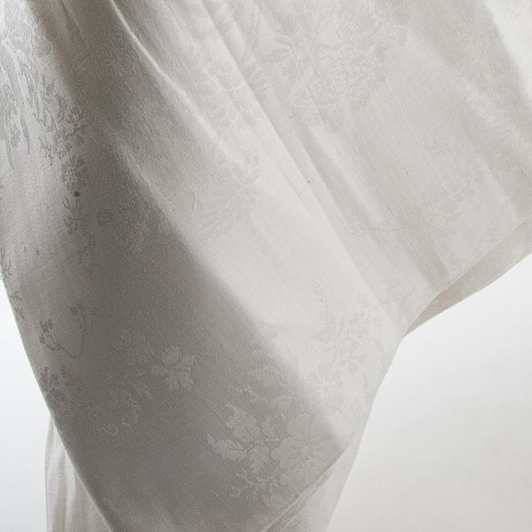 Tablecloth and napkins 24 pcs 20th century first half damask.