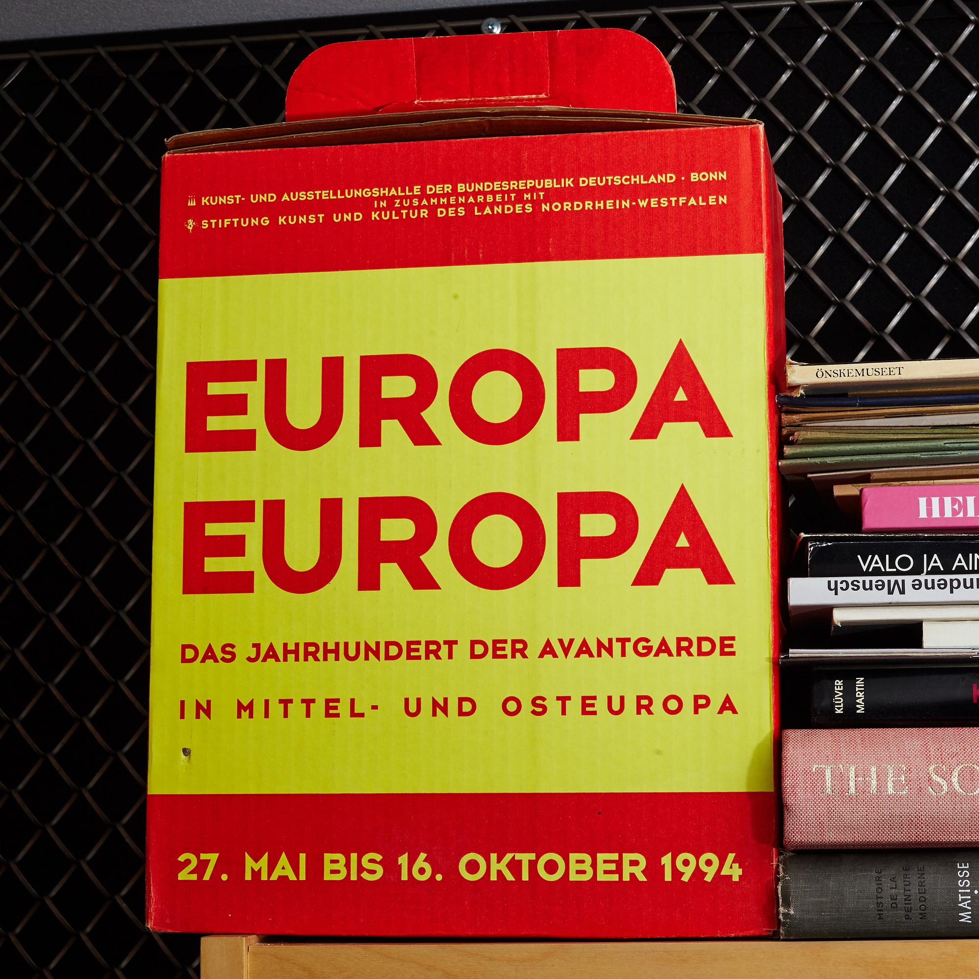 Björn Springfeldt's art library.