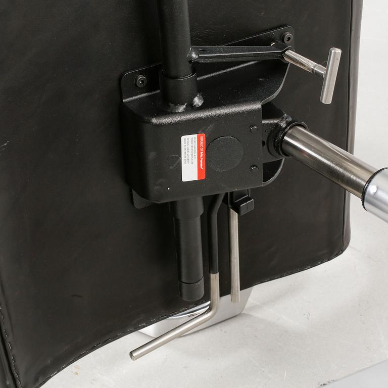 A desk chair, model Oxford, designed by Arne Jacobsen for Fritz Hansen, 2005.