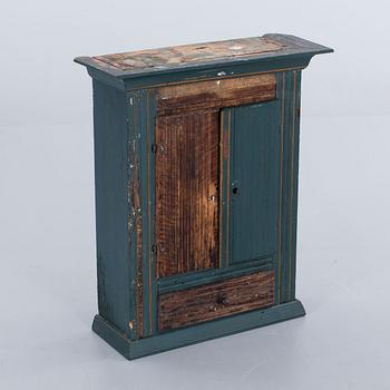 VÄGGSKÅP, allmoge, 1800-tal.