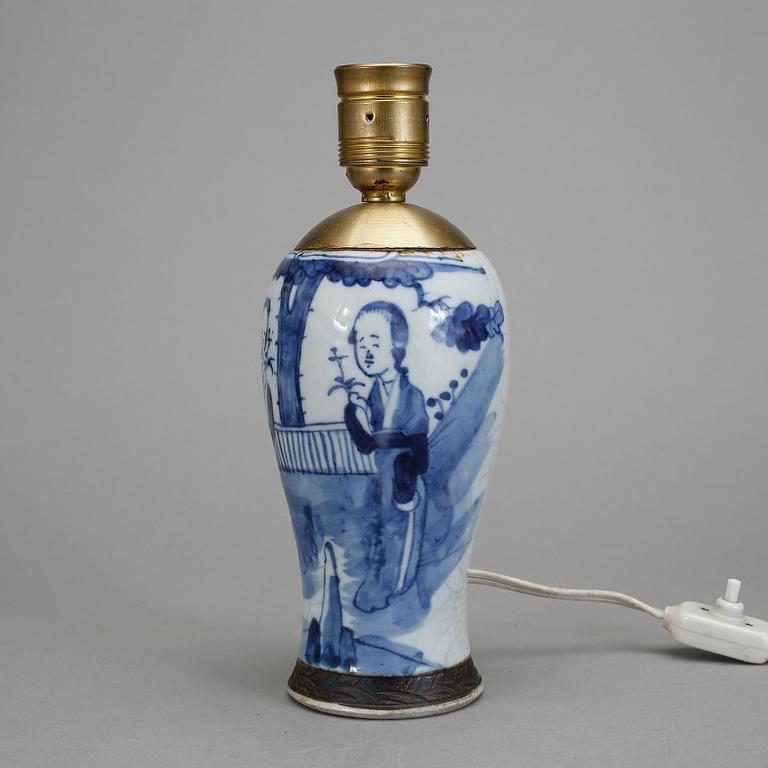 BORDSLAMPA, stengods. Kina, 1800-tal.