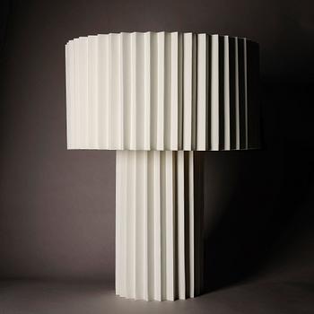 FOLKFORM, "L árt Plisse no 2", Form study in white, a table / floor lamp, Studio Folkform, 2022.