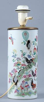 BORDSLAMPA, porslin, Kina, 1900-tal.