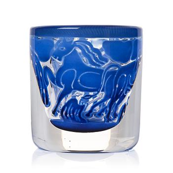 15. Edvin Öhrström, a "Tjurfäktare" (Bullfighter) ariel glass vase, Orrefors, Sweden, 1973.