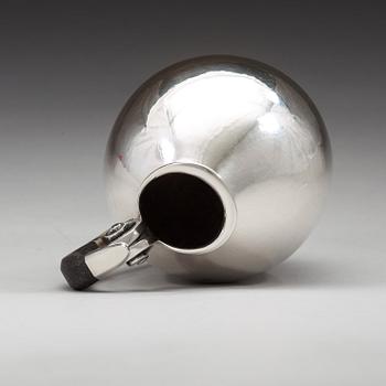 Johan Rohde, kanna, Georg Jensen, Köpenhamn 1933-44, design nr 653, sterling.