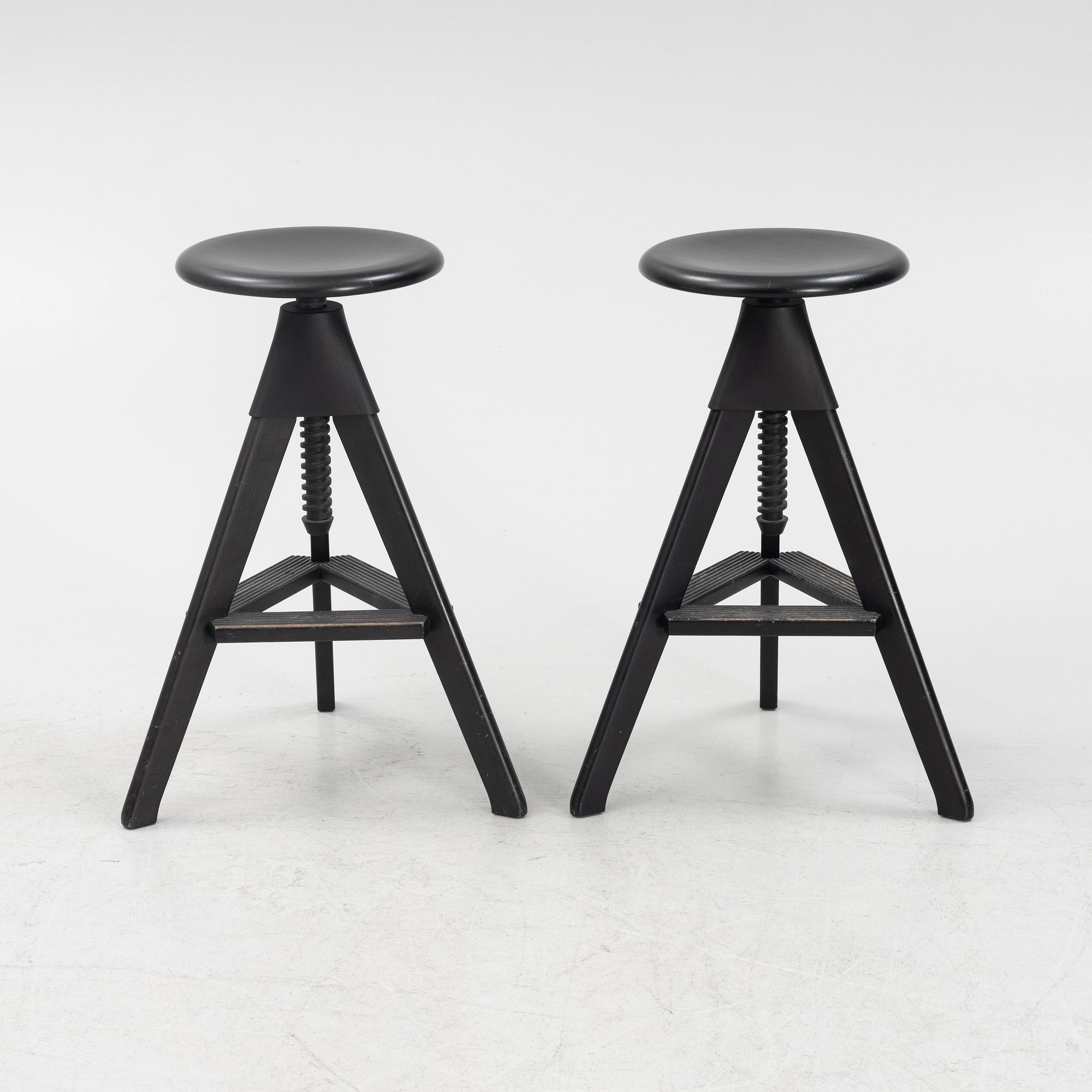 Konstantin Grcic, pallar, ett par, "Tom & Jerry, The Wild Bunch stool", Magis, formgiven 2012.