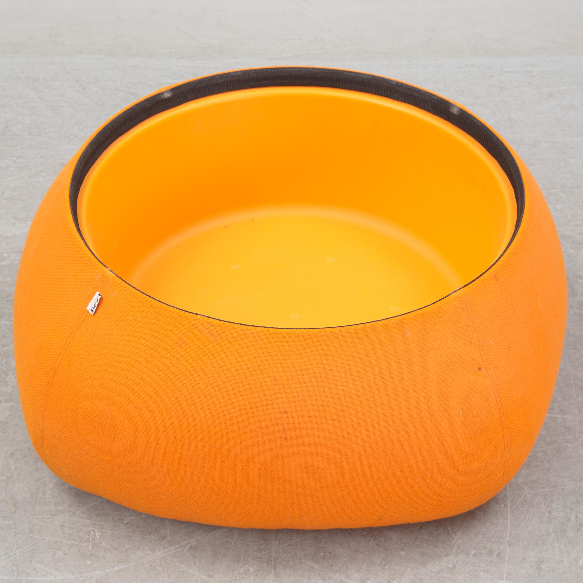 Patricia Urquiola, a 'Fat-Fat' tray table from B&B Italia Maxalto.