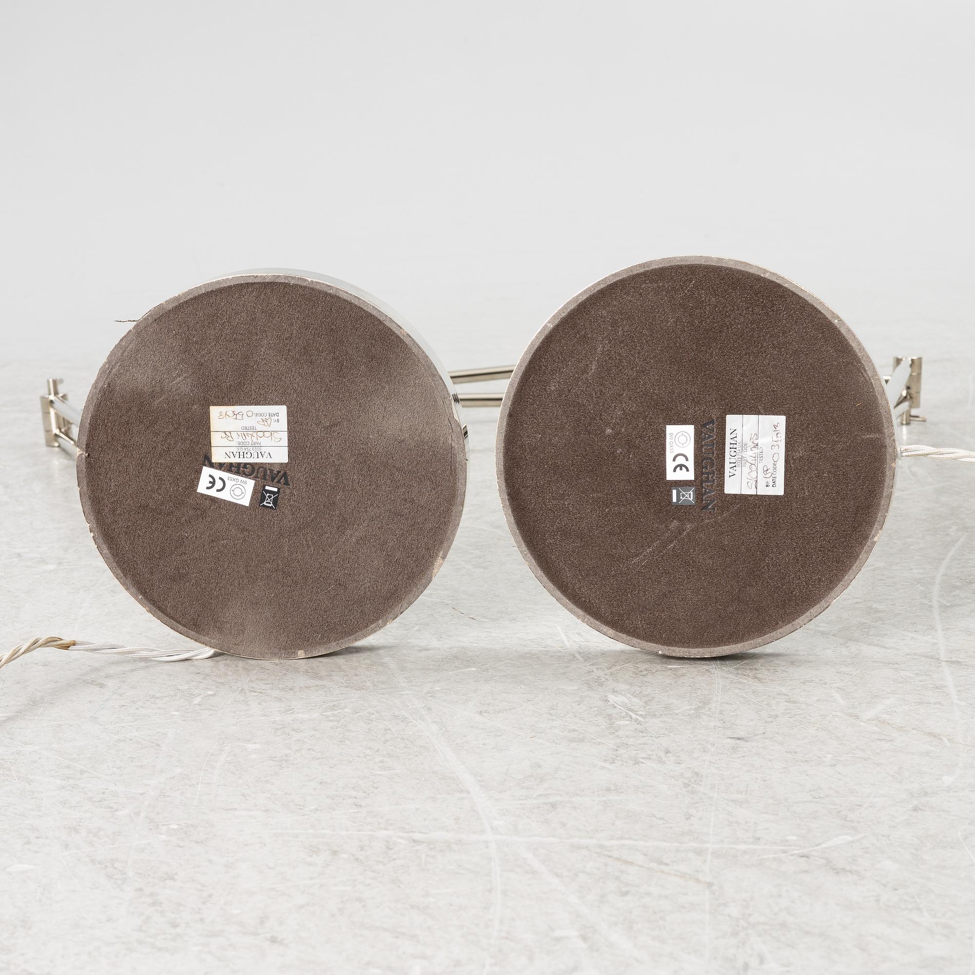 Michael & Lucy Vaughan, golvlampor, ett par "Faringdon", samtida.