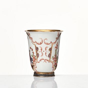 A Meissen cup with stand, 1730/40's.