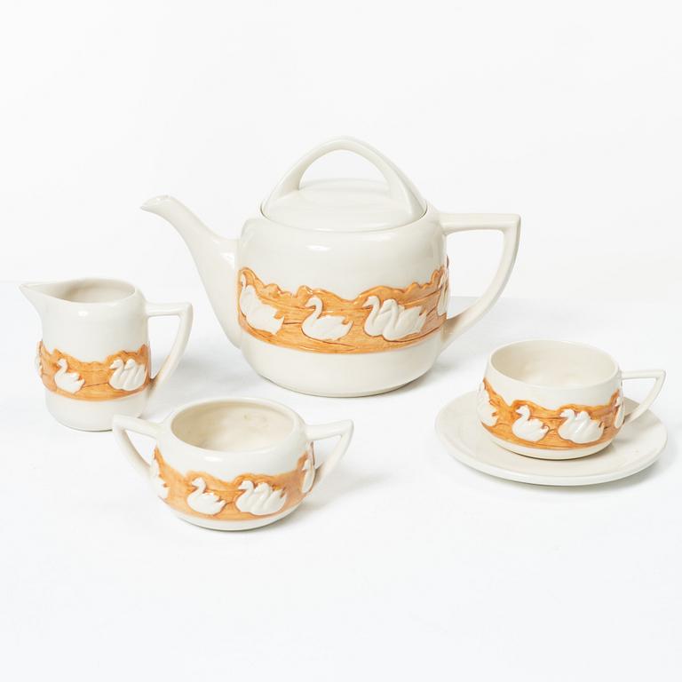 Tea service, 9 pieces, Bordallo Pinheiro Caldas Da Rainha, Portugal, late 20th century.
