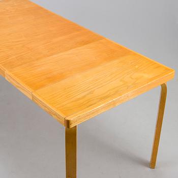 Aino Aalto, a mid-20th century '95 A' dining table for för O.Y. Huonekalu-ja Rakennustyötehdas A.B.