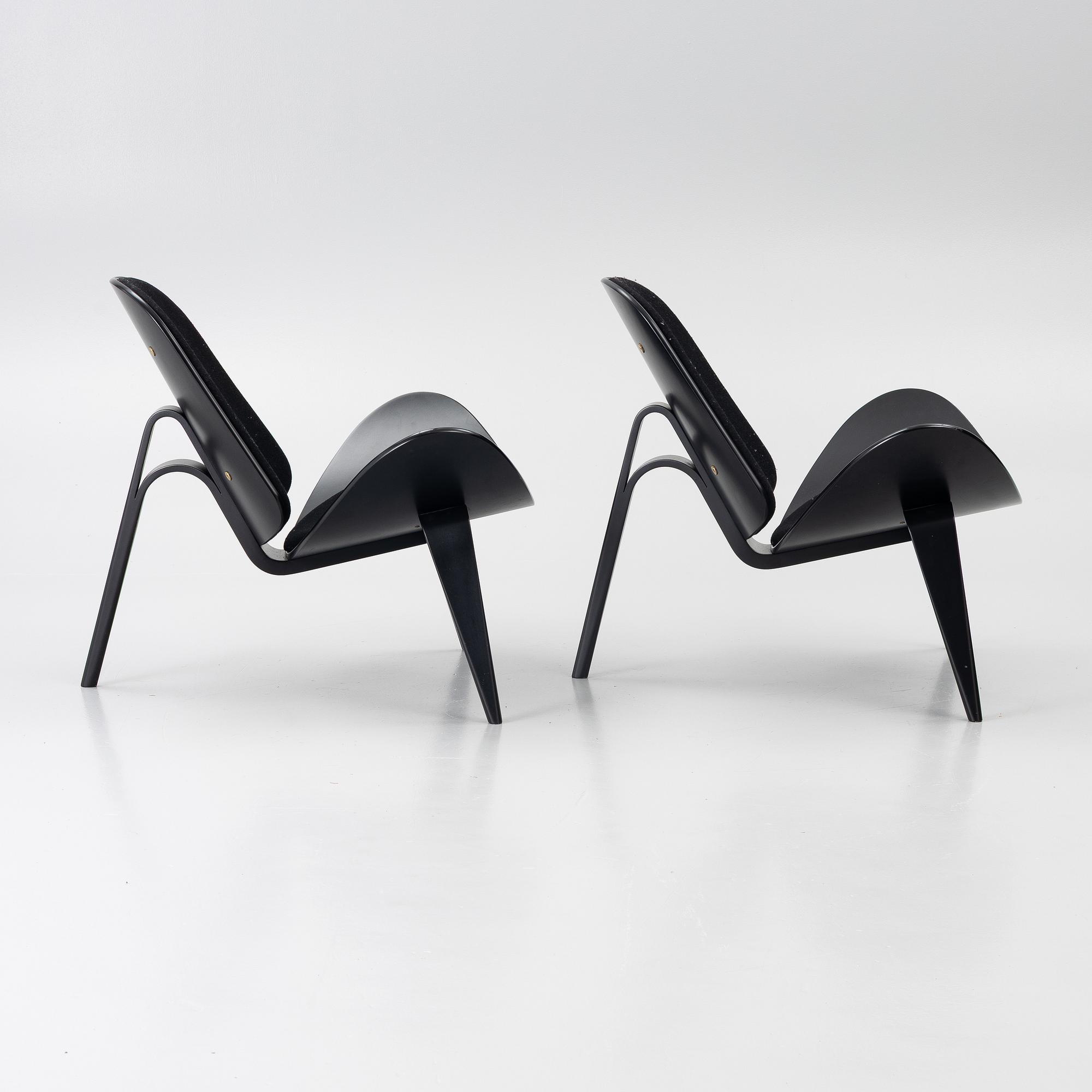 Hans J. Wegner, Fåtöljer, ett par, CH07, "Shell Chair", Carl Hansen, Danmark.