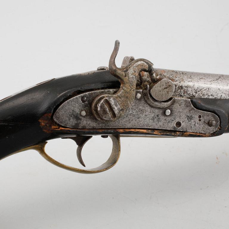 A percussion gun, first half of the 19th century.