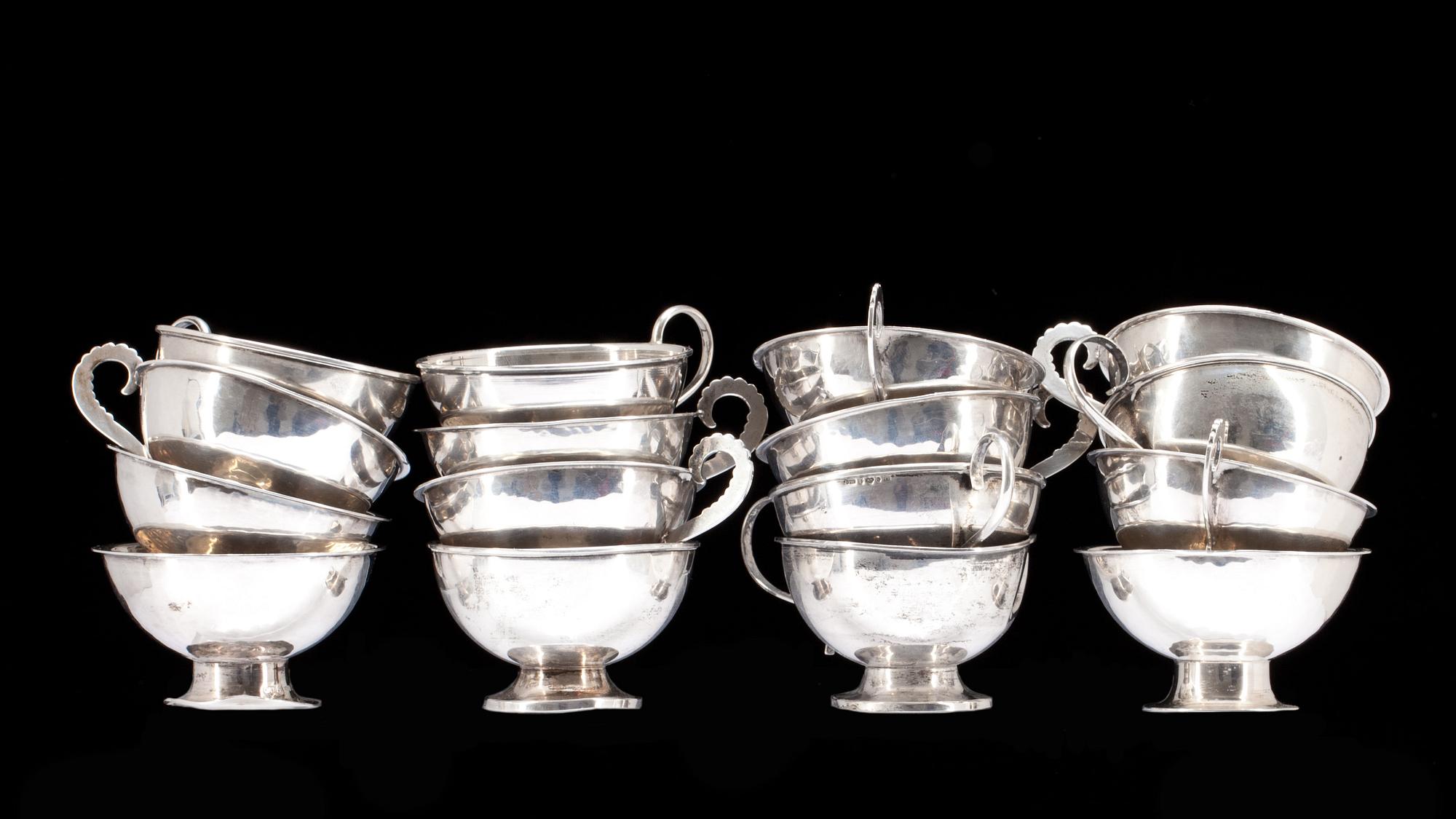 PUNCHKOPPAR, silver, 16 st snarlika. Bland annat GAB, Stockholm. 1963. Vikt ca 570g.