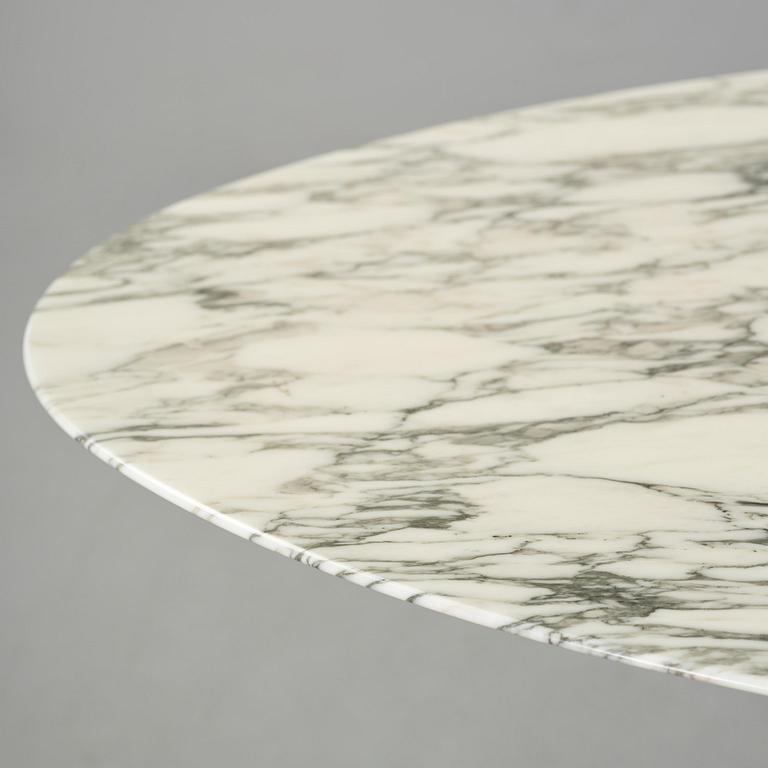 Eero Saarinen, a "Tulip" dining table, Knoll Studio, 2010.