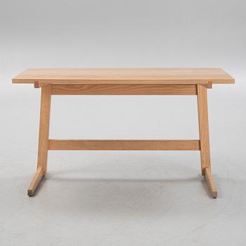 An Ash dining table, made by Sävar snickeri.