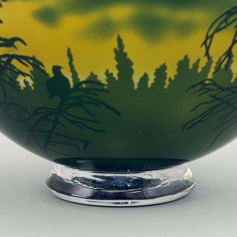 Jette Jörgensen, a cameo glass bowl, Sjöhyttan, Sweden 1987.