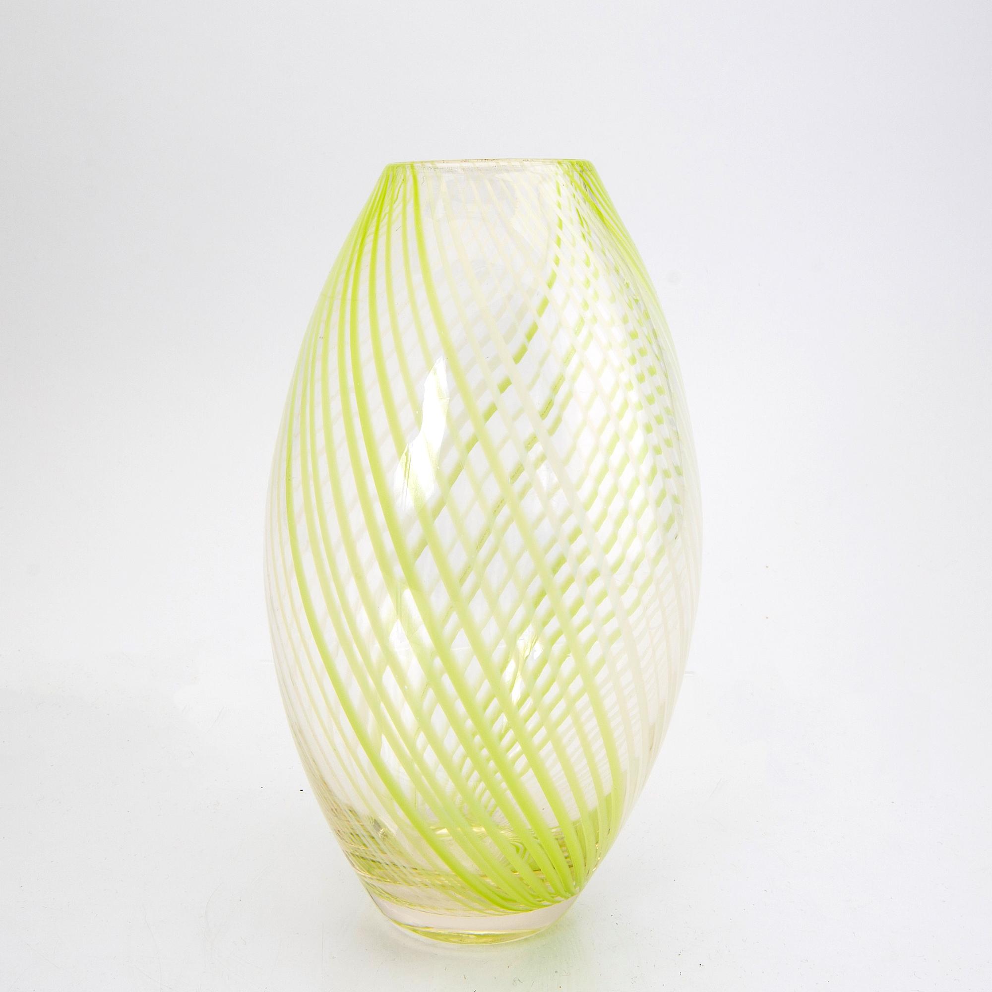 A signed Murano glas vase later part of the 20th century.