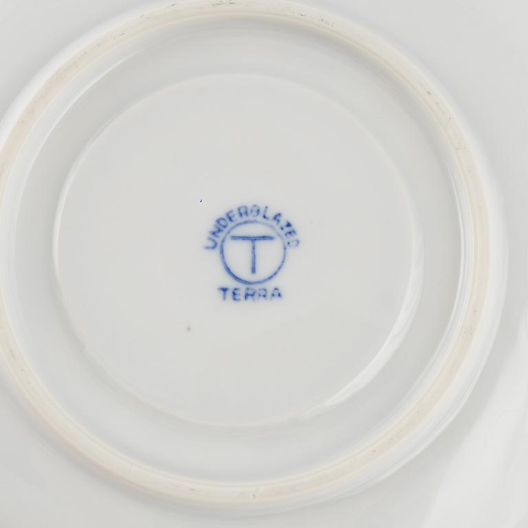 Royal Copenhagen, nine lidded porelain consommé cups, Musselmalet Half Lace", Denmark.