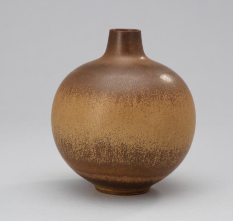 A Berndt Friberg stoneware vase, Gustavsberg Studio 1944-47.