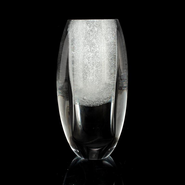 TIMO SARPANEVA, a 'Claritas' glass sculpture/vase for Iittala 1985.