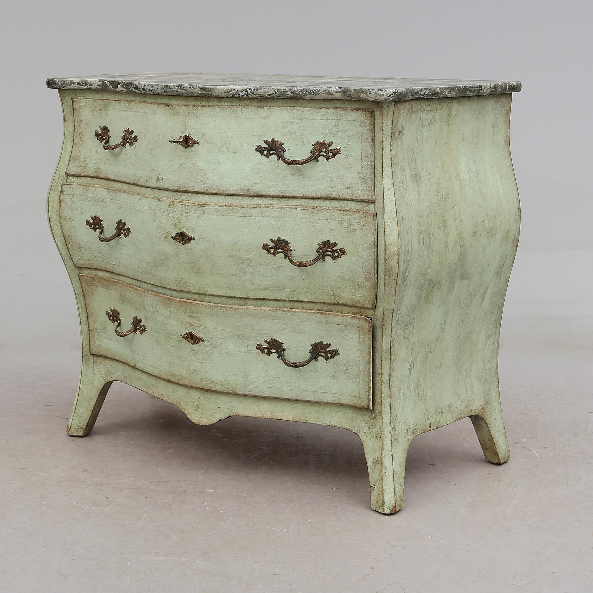 BYRÅ, rokokostil, 1900-talets första hälft.