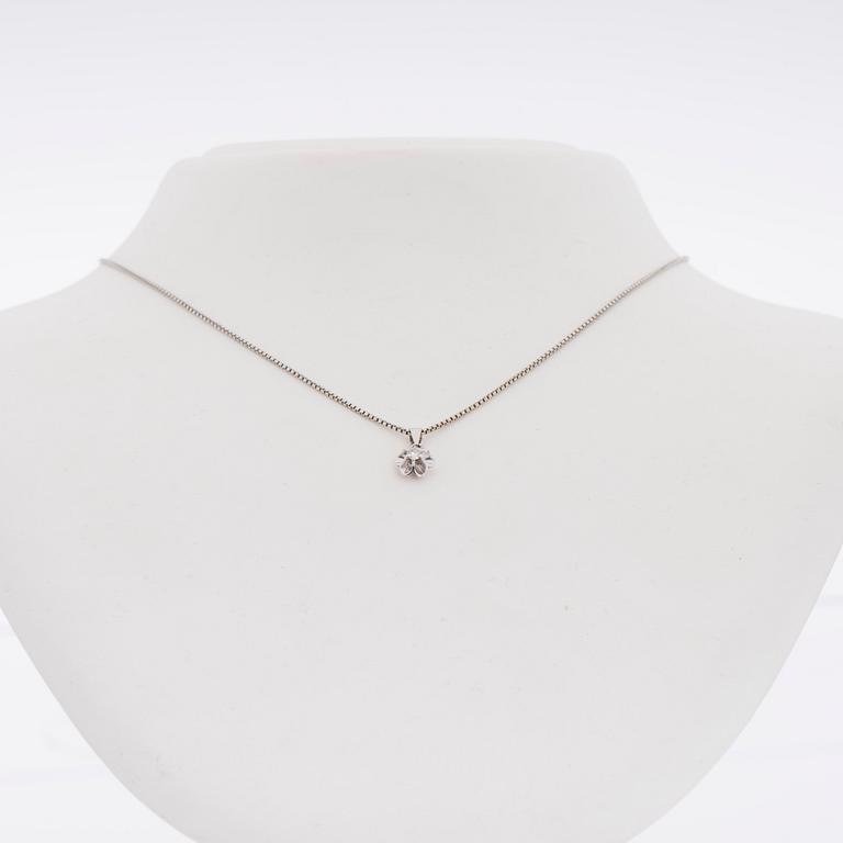 HÄNGE, 14K vitguld, briljantslipad diamant 0,10 ct. Vikt 3,8 g.