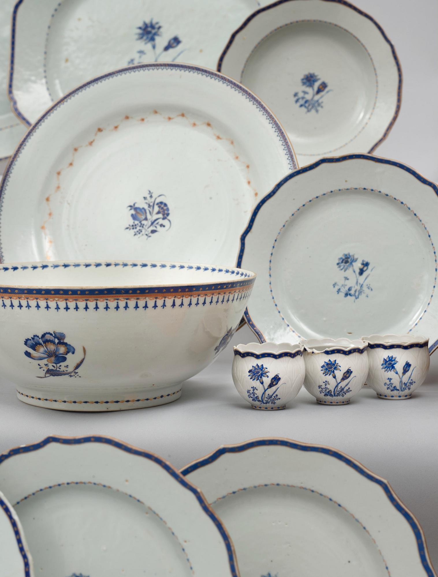 SERVIS, 47 delar, kompaniporslin.  Qingdynastin, Jiaqing (1796-1820).