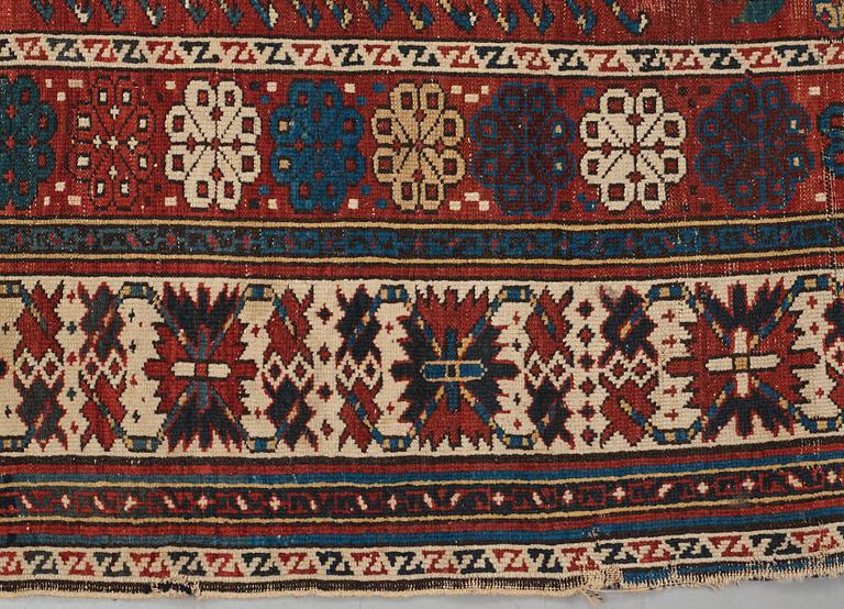 MATTA, antik Shirvan, Tsarryssland, ca 277-288,5 x 139-140 cm (samt kortsidorna med 1 cm slätväv).