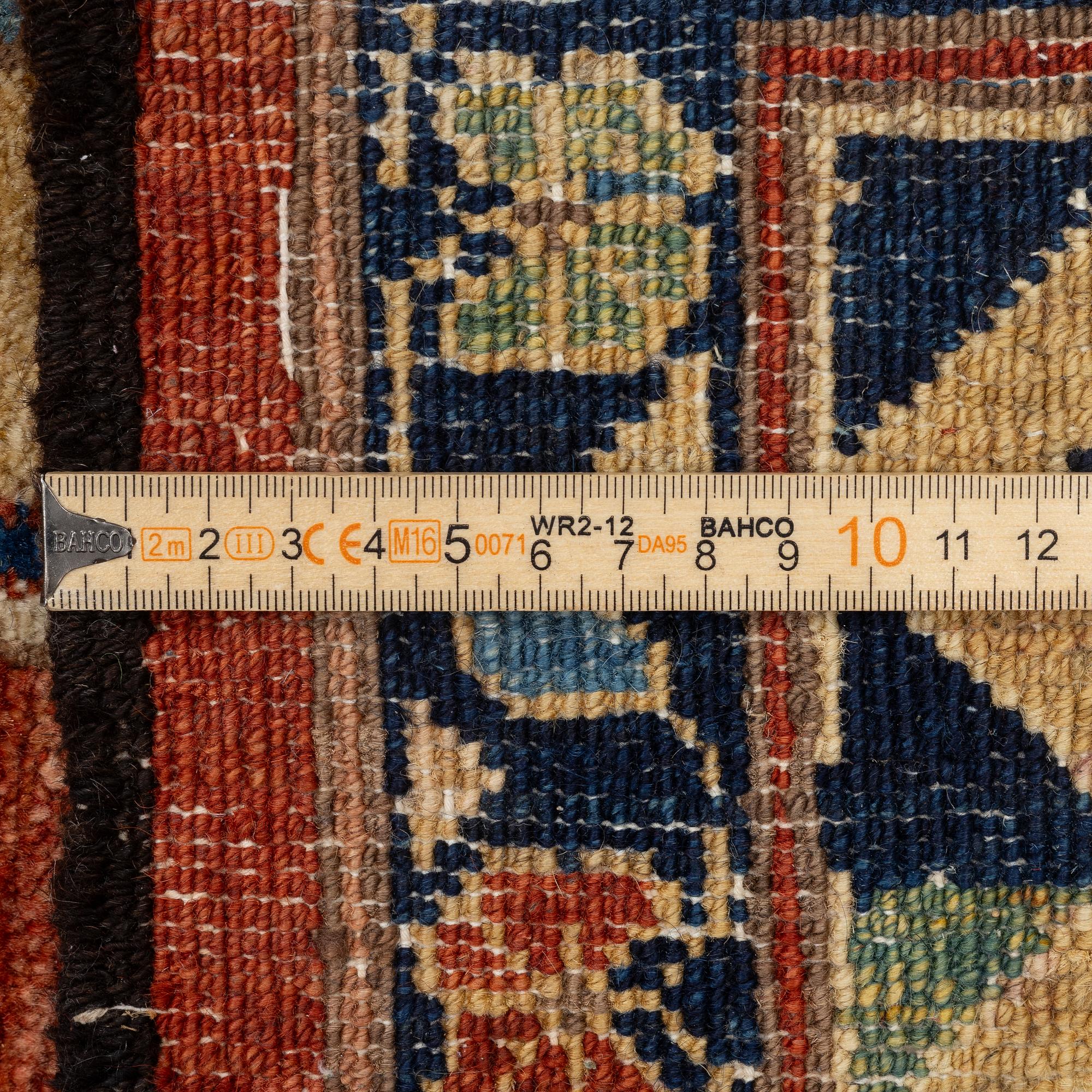 Matta, orientalisk, ca 290 x 204 cm.