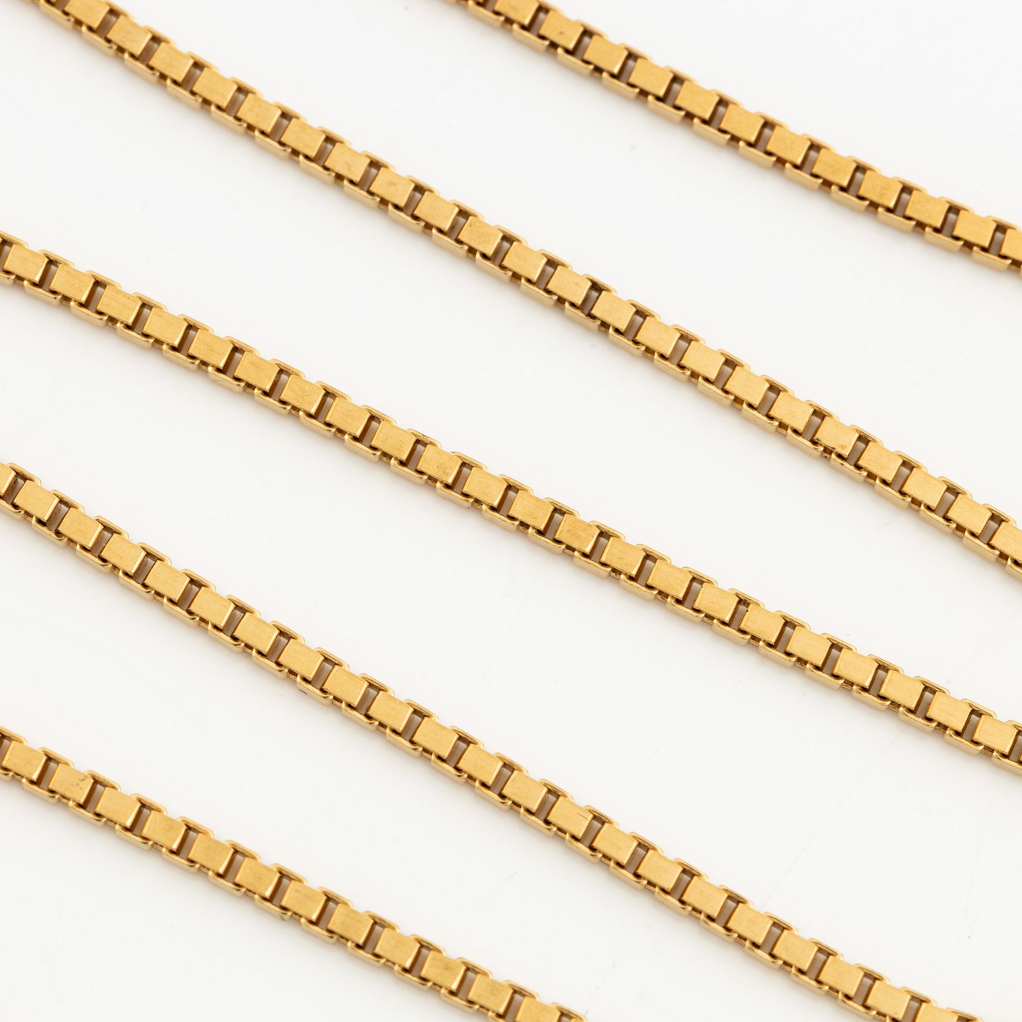 Chain 18K gold.