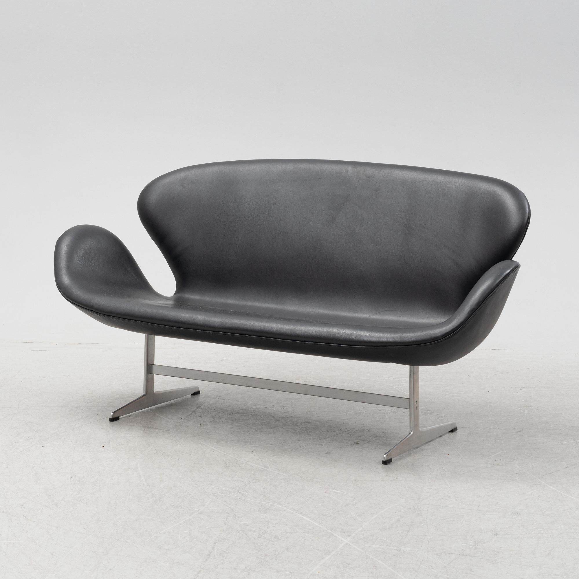 Arne Jacobsen, soffa, "Svanen" Fritz Hansen, Danmark, sent 1900-tal.