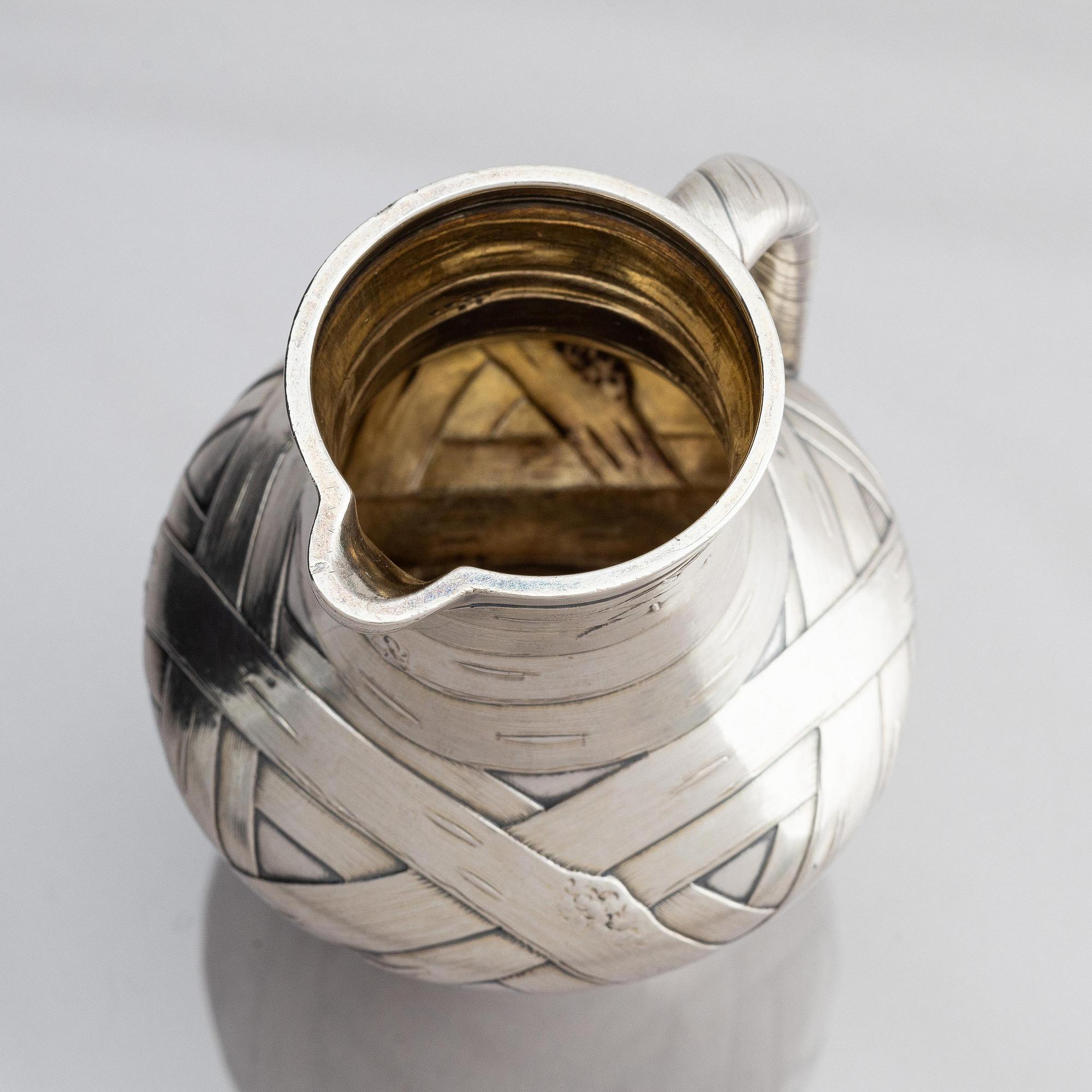 Sazikov, gräddkanna, förgyllt silver, Moskva 1881.