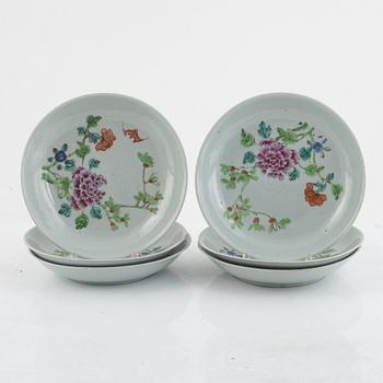 A set of six famille rose dishes, Qing dynasty, 19th century.