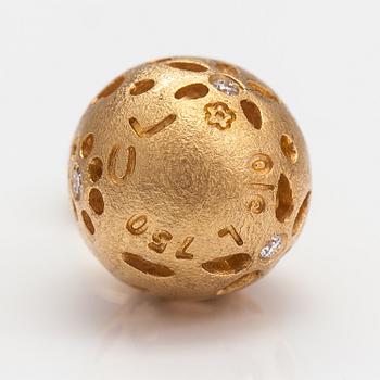 Ole Lynggaard, An 18K gold "Lace" pendant with diamonds ca. 0.11 ct in total. Copenhagen.