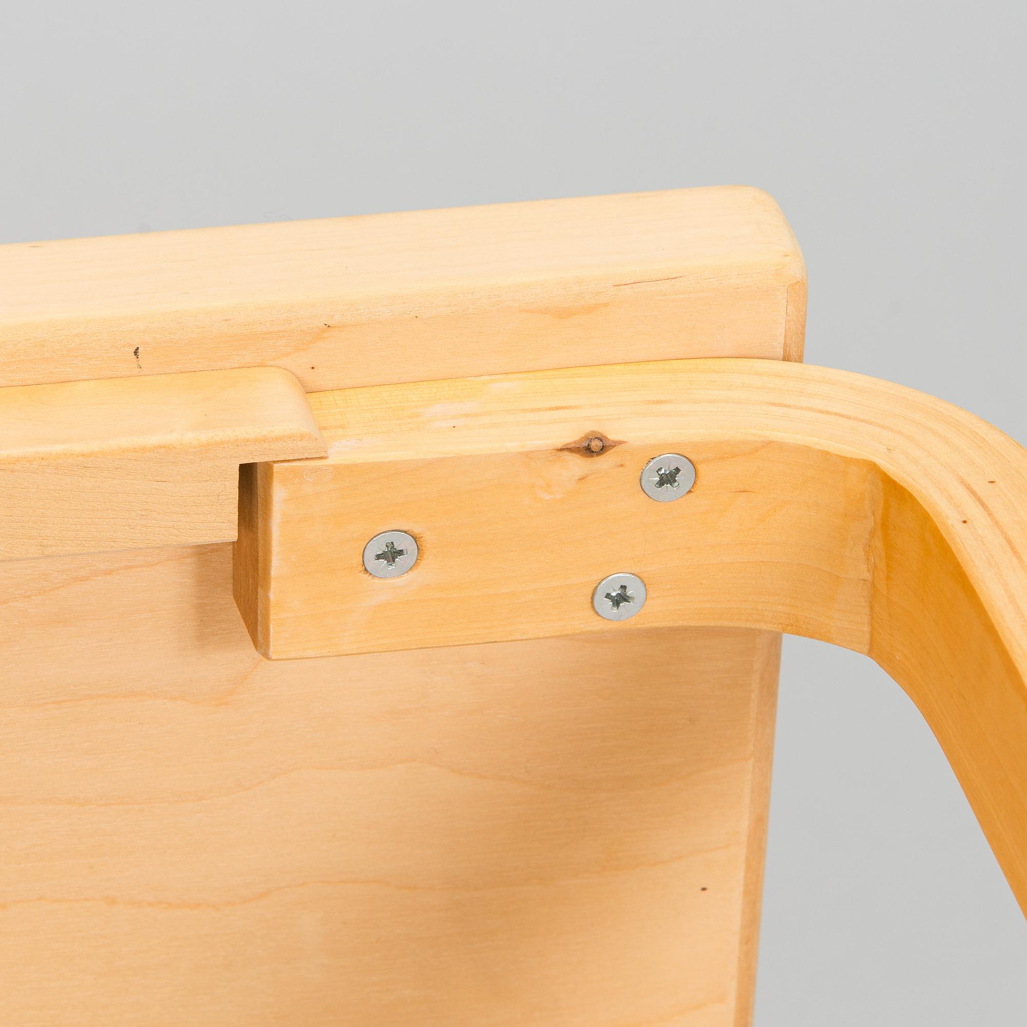 Alvar Aalto, A 1980s side table, Artek 1980s.
