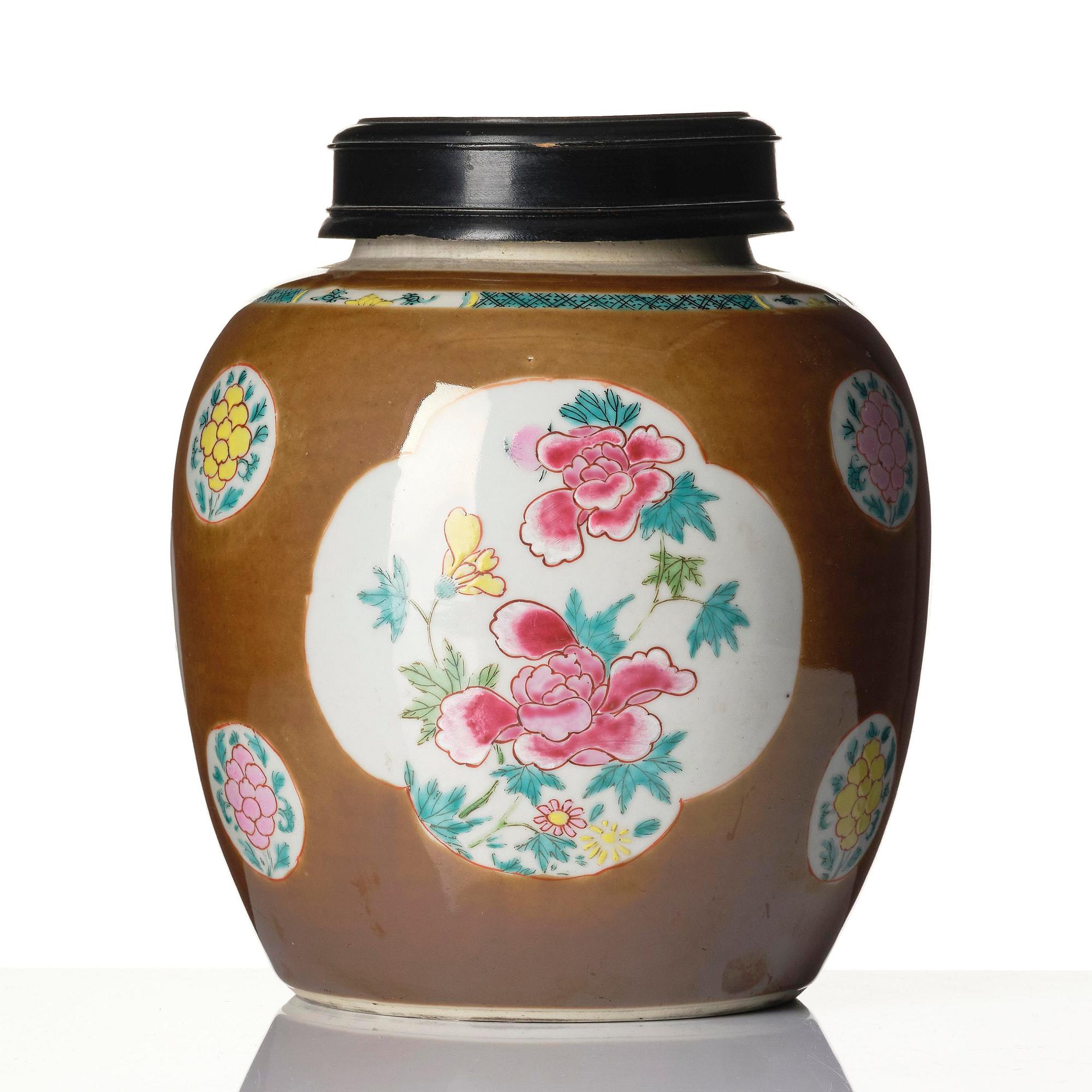 Kruka, porslin. Qingdynastin, 1700-tal.