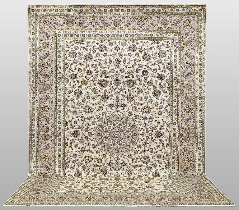 Matta, Keshan, ca 355 x 243 cm.